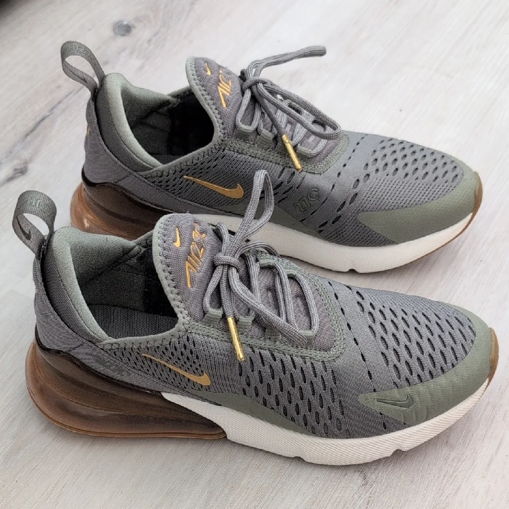 Nike Air 270 Gray Sneakers with Gold Accents - Picture 2 of 8